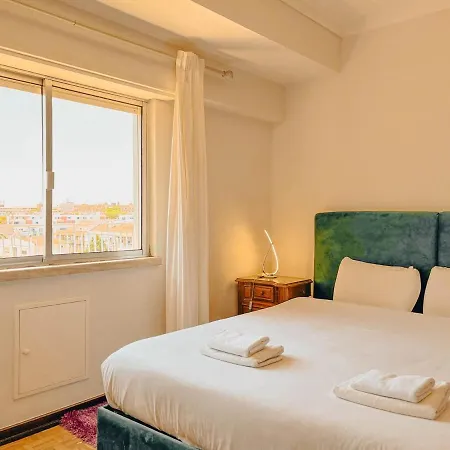 River Vista - 2 Bedroom Terrace Retreat *