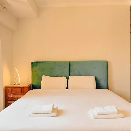 River Vista - 2 Bedroom Terrace Retreat Lisbona