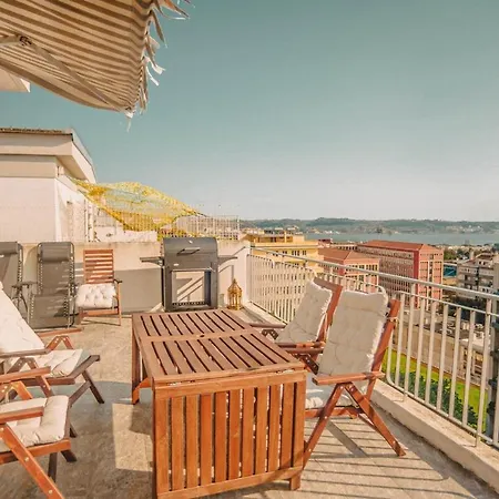 Apartment River Vista - 2 Bedroom Terrace Retreat *