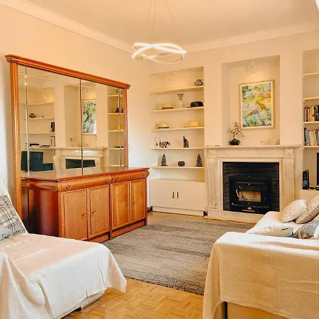 River Vista - 2 Bedroom Terrace Retreat *